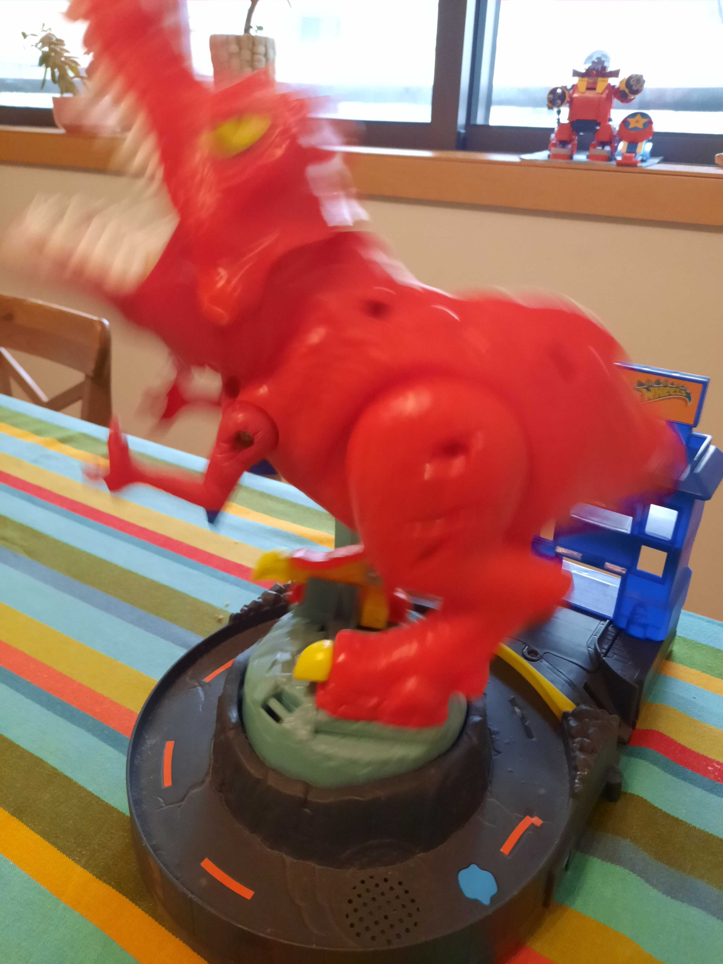 Hot Wheels T-Rex Rampage (incompleto)