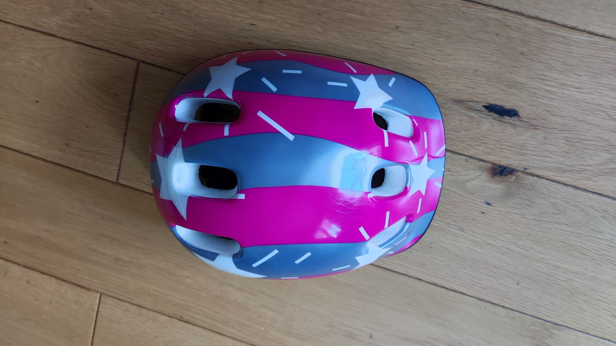 Kask rowerowy dziewczęcy
rozm.M 52-56cm