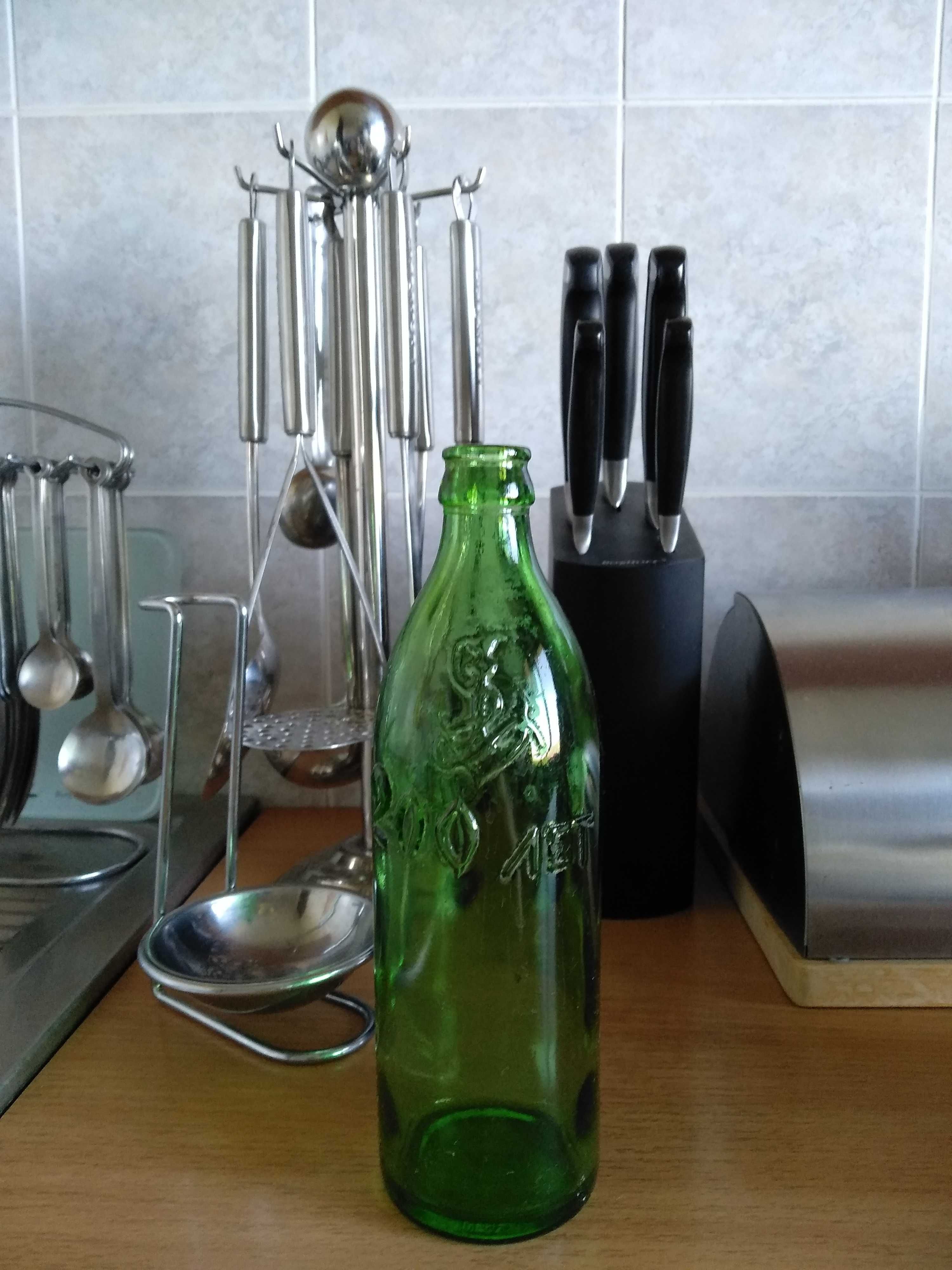Инвентарь для дома. Бутылка. Минеральная вода. Севастополь Украина