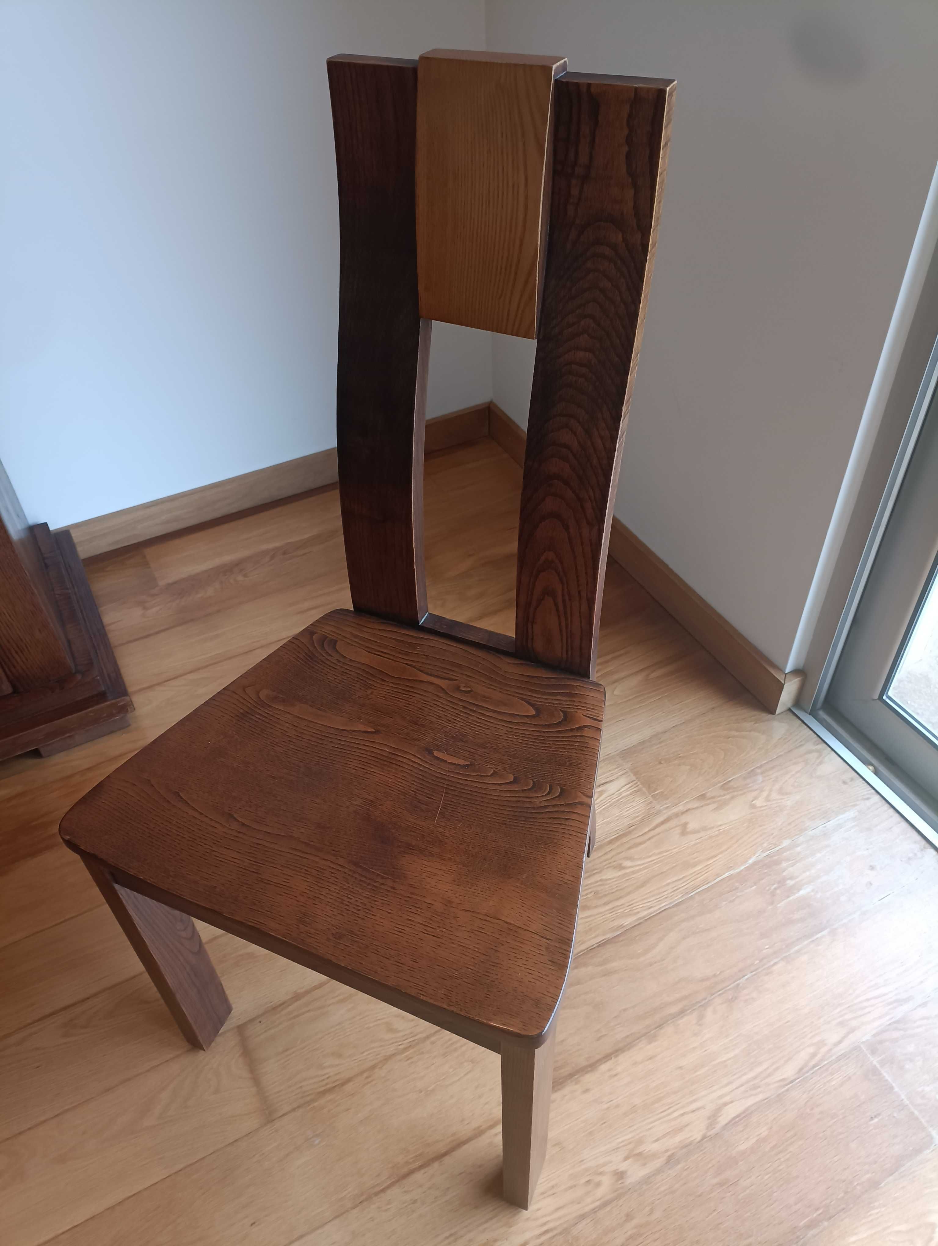 Mesa e cadeiras em carvalho maçico