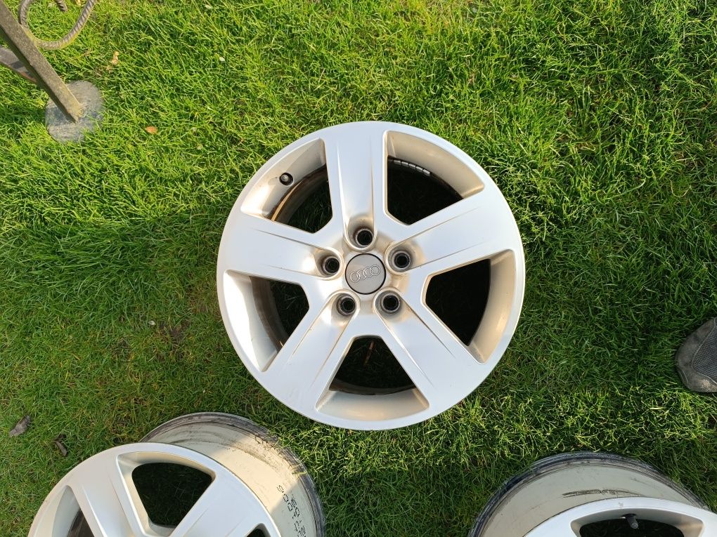 Felgi aluminiowe  16 roztaw śrub 5x112 otwór centrujacy 57,1 .Audi