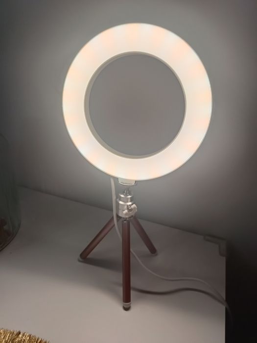 NOWA piękna pierścieniowa lampka na USB do makijażu