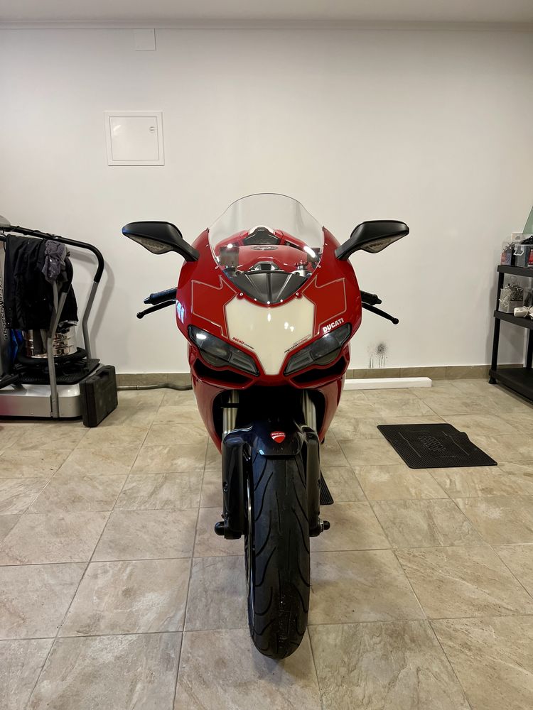 Ducati 1198.