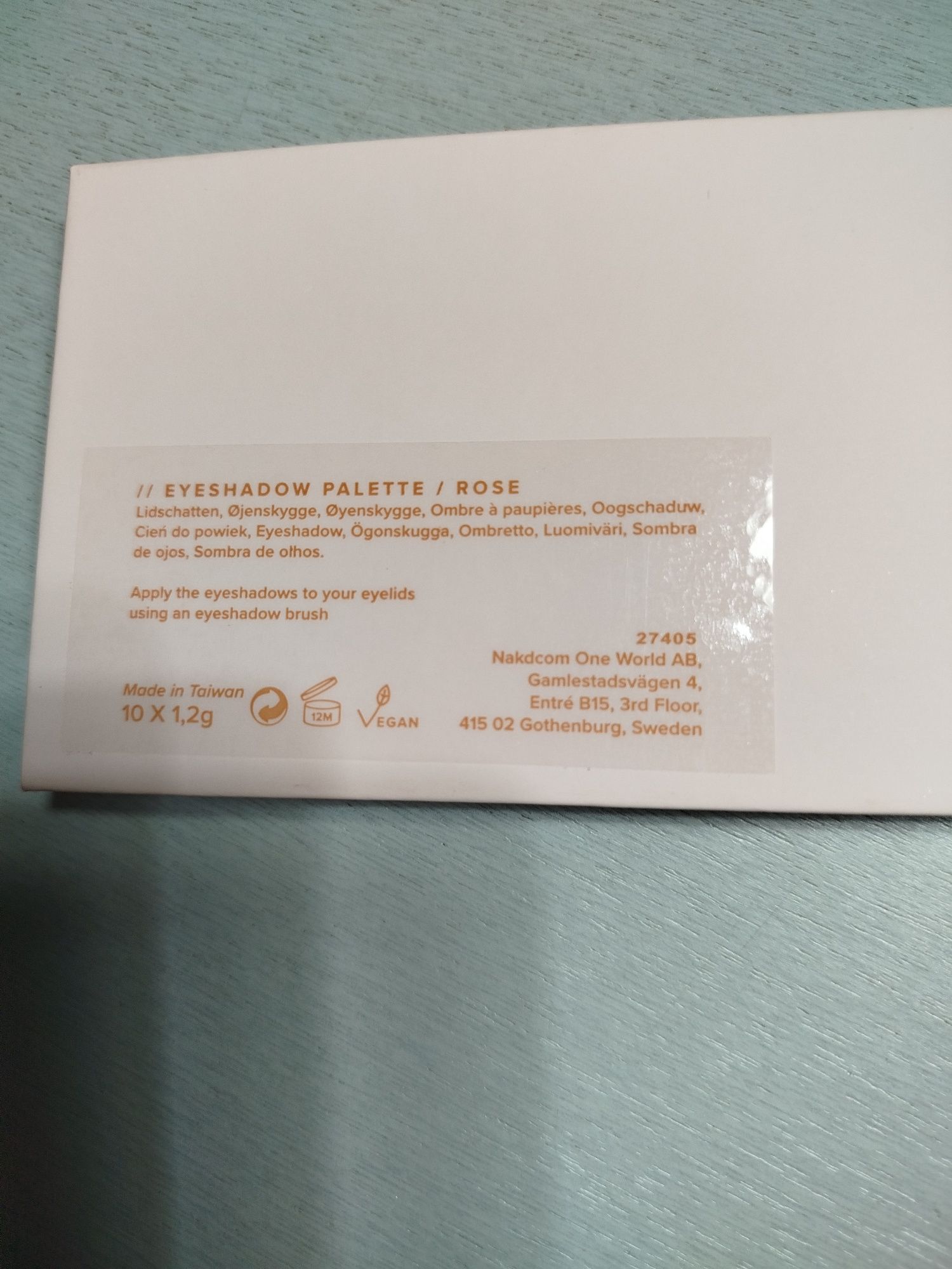 Cienie do oczu  eyeshadow Palette BTY by NA- KD