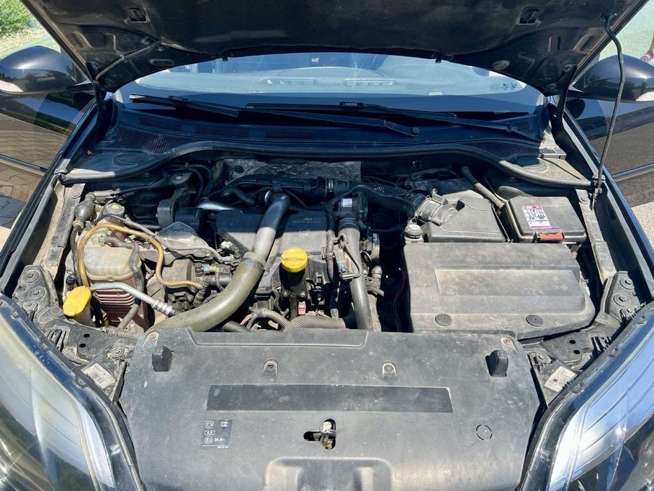 Renault Laguna 2010 авто машина