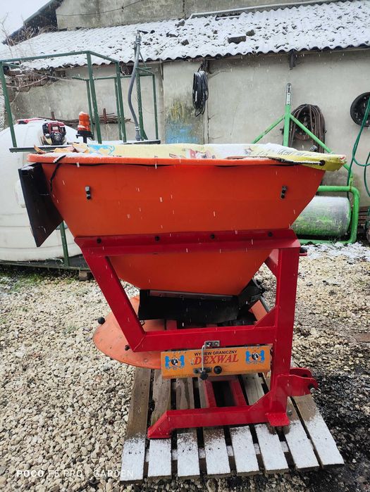 Rozsiewacz soli piasku 380L/550 KG  Piaskarka Posypywarka