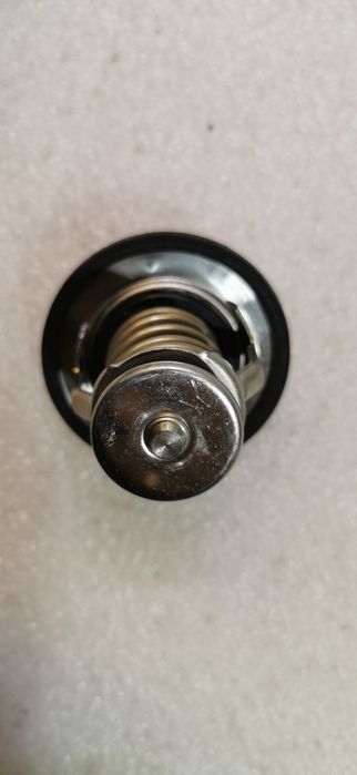 Termostat cieczy chłodzącej mitsubishi Lancer IV V Pajero II III org.