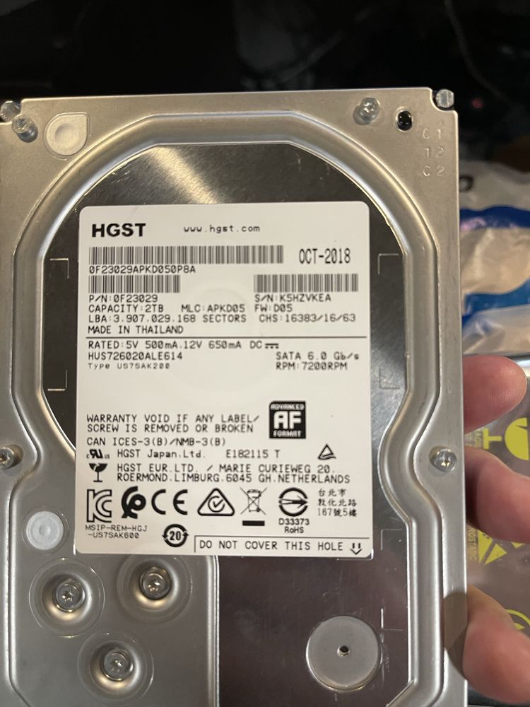 Жорсткий диск 2,5ʼʼ 2TB Hitachi HGST(HUS726020ALE614) 7200 об/хв