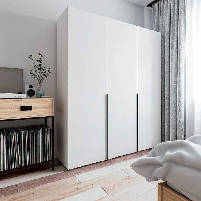 Качественный шкаф с распашными дверьми · Привезём, занесём, соберём