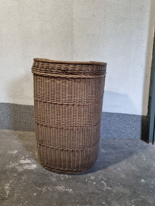 Kosz wiklinowy na pranie PRL