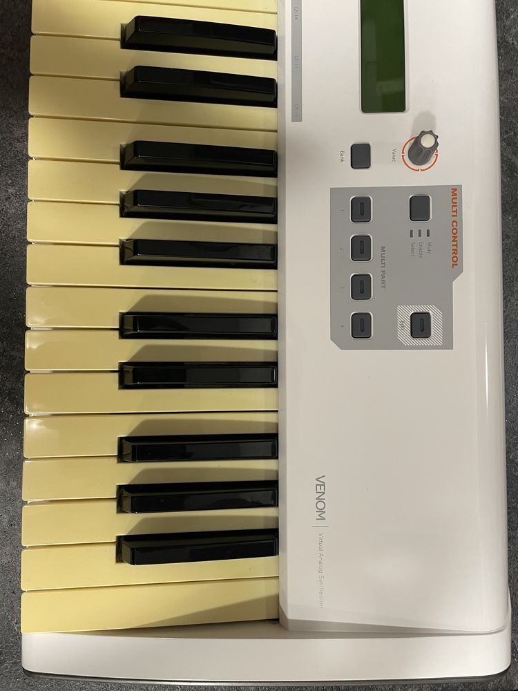Syntezator m audio venom