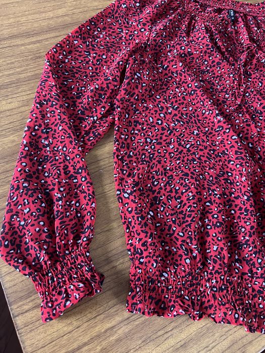 Подарую блузу 34 розмір