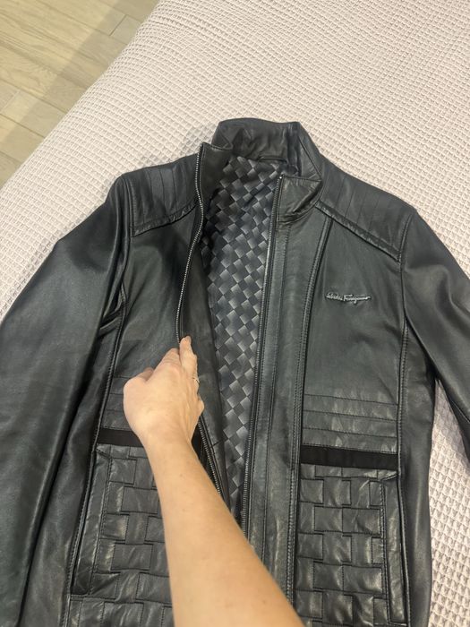 Шкіряна чоловіча куртка