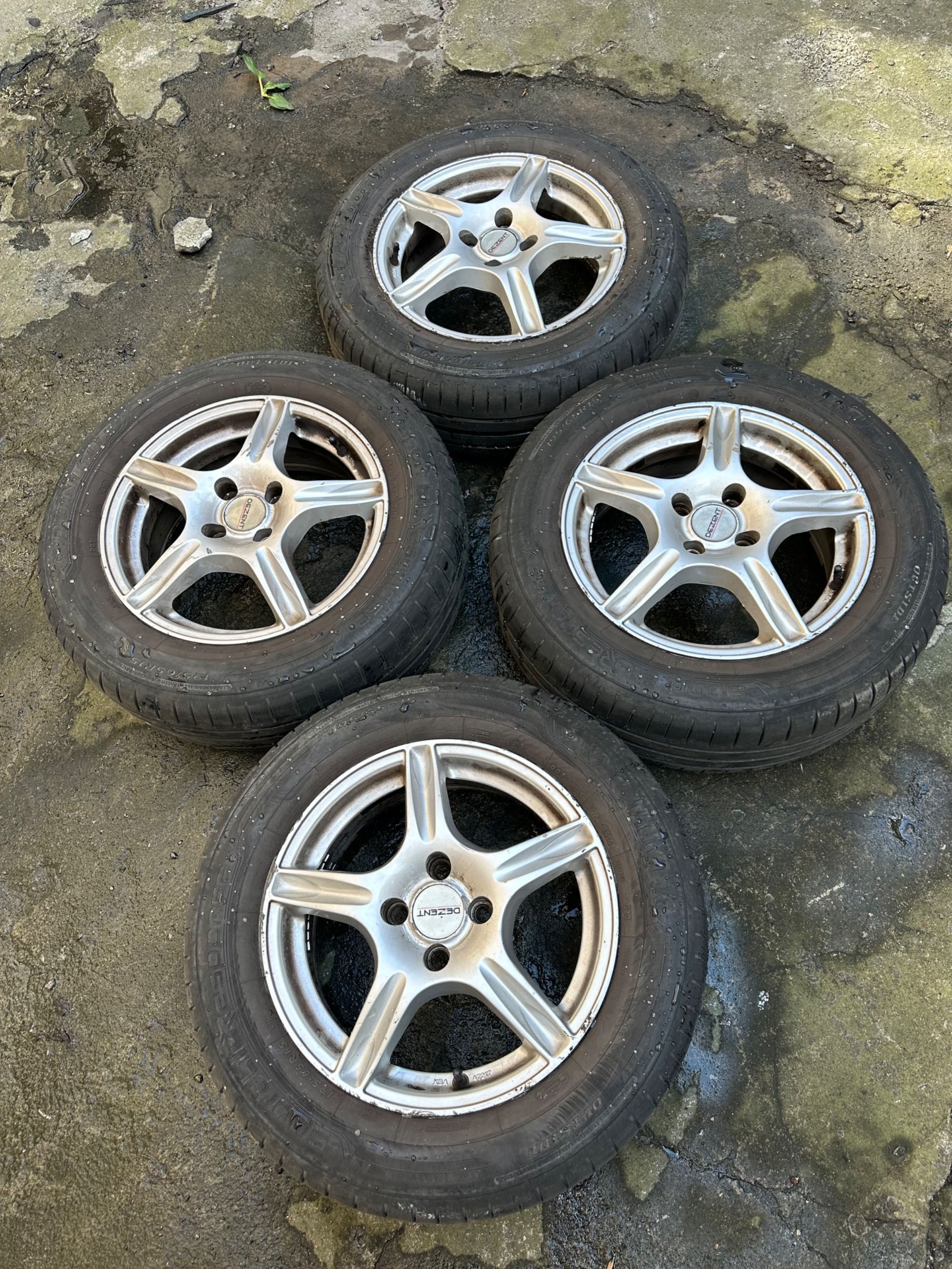 Komplet Alufelgi Denzet z oponami letnimi Dunlop 195/65 R15