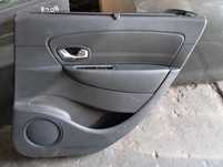 RENAULT SCENIC III / 3 FORRA PORTA TRAS DIREITA - FP025