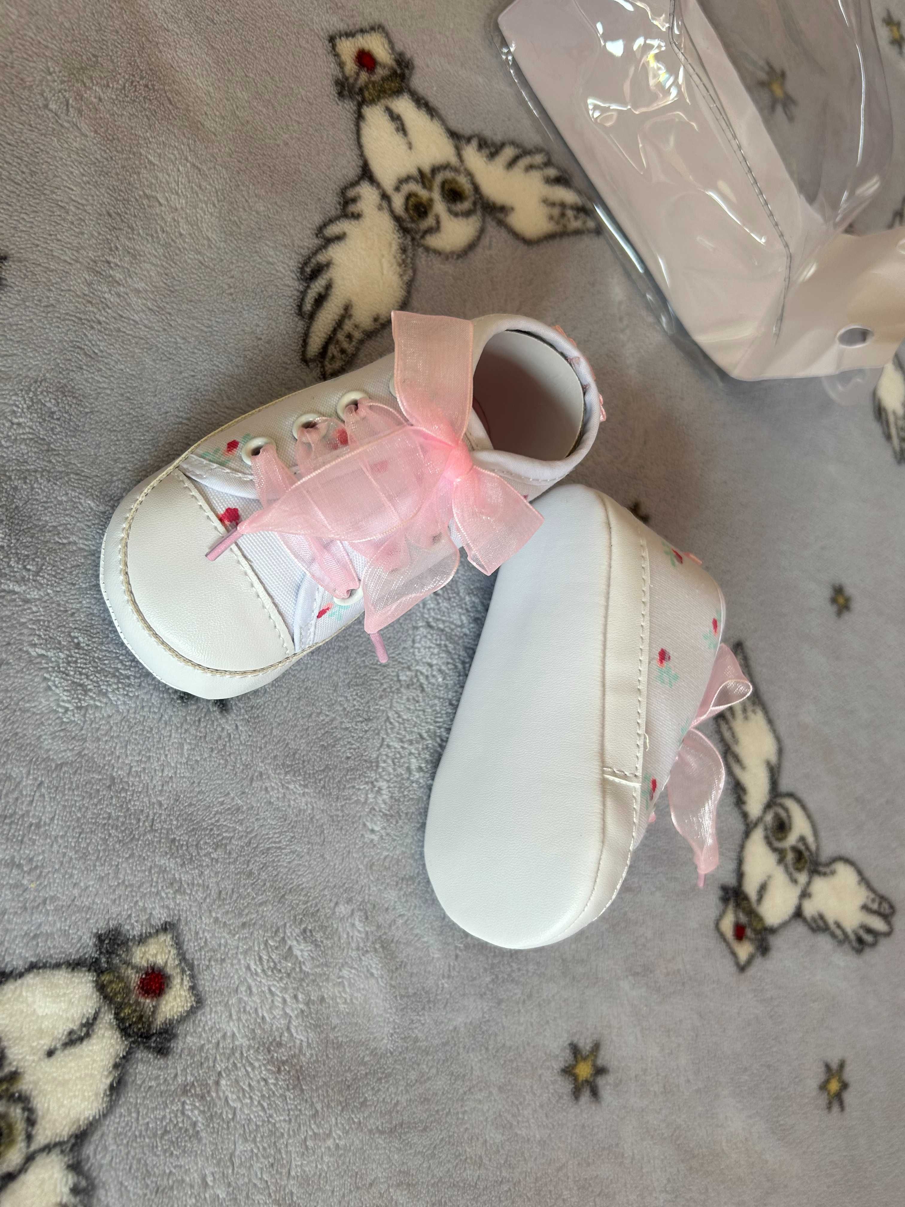 Sapatos/Ténis para bebé. Tam. 19-20