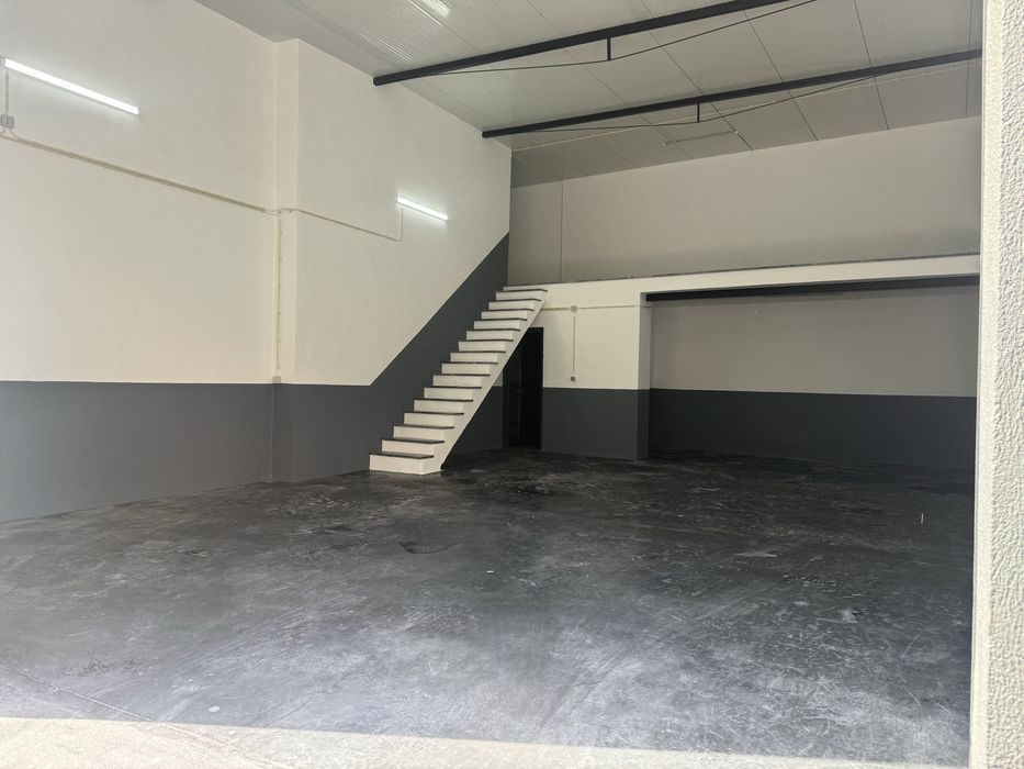 Armazém para alugar camarate