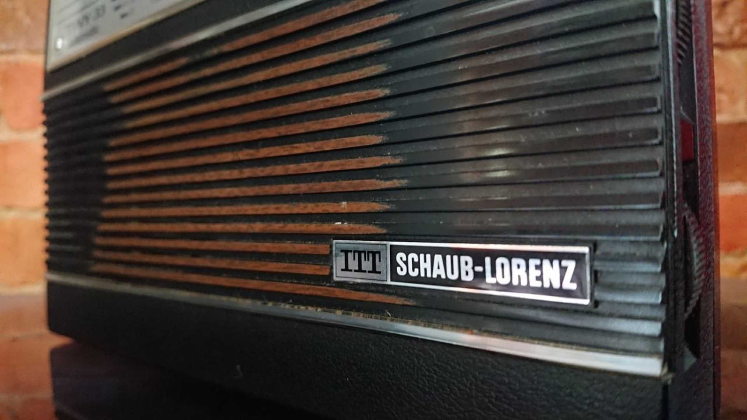 Радиоприёмник ITT Schaub-Lorenz Tiny Automatic 33  винтаж 1972 года
