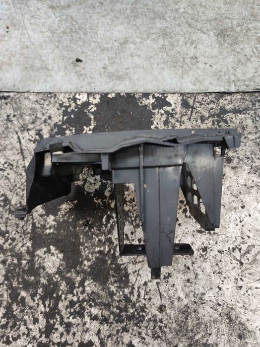 Vw Golf IV Bora Obudowa Radia Konsola Środkowa Kosz Radia