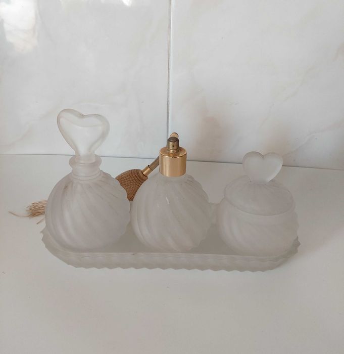 Conjunto de 3 recipientes de perfume