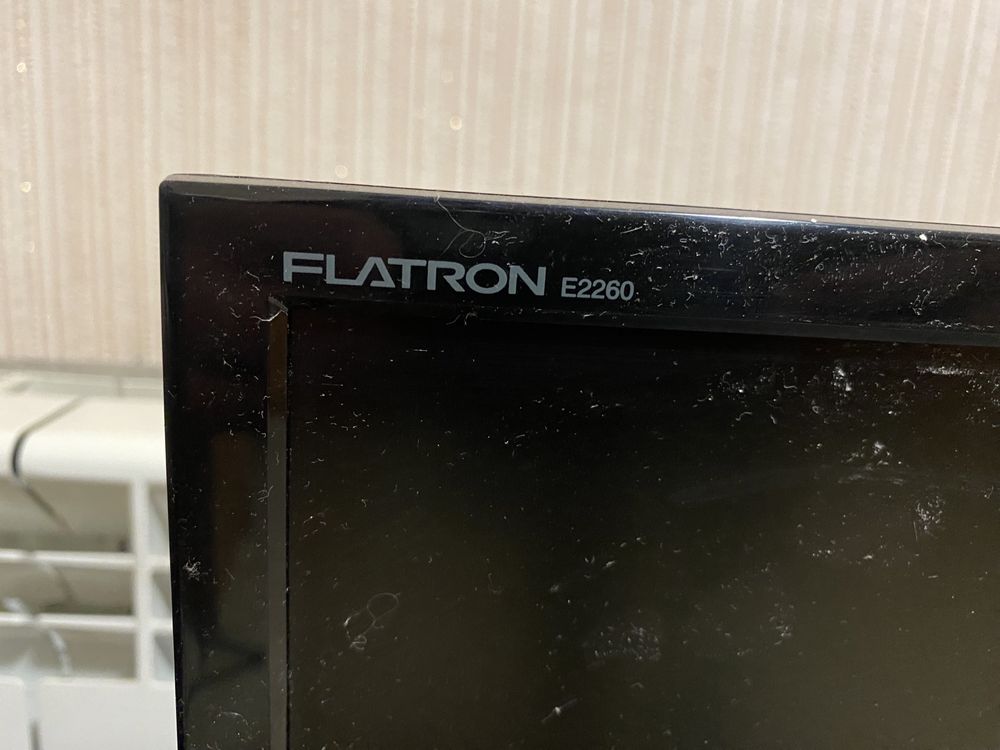 Монитор LG Flatron E2260S