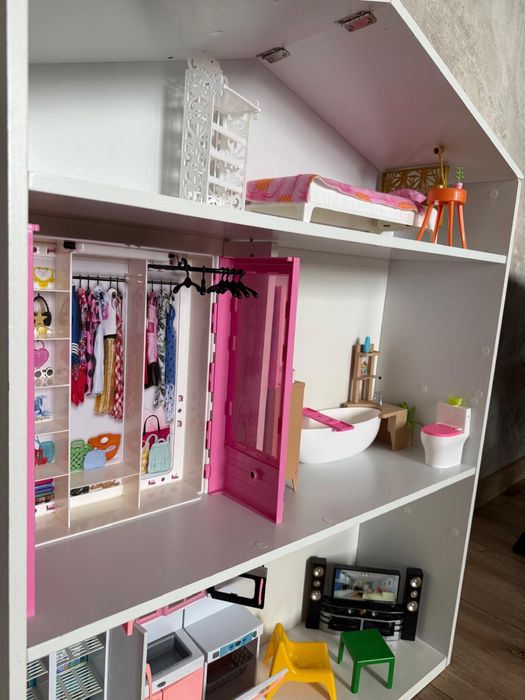 Domek dla lalek BARBIE + pełno akcesoriów.  Regał dziecięcy drewniany.