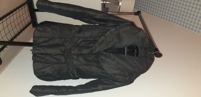 Czarna opalizująca kurtka zimowa Molton rozm. 36