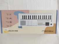Teclado seminovo