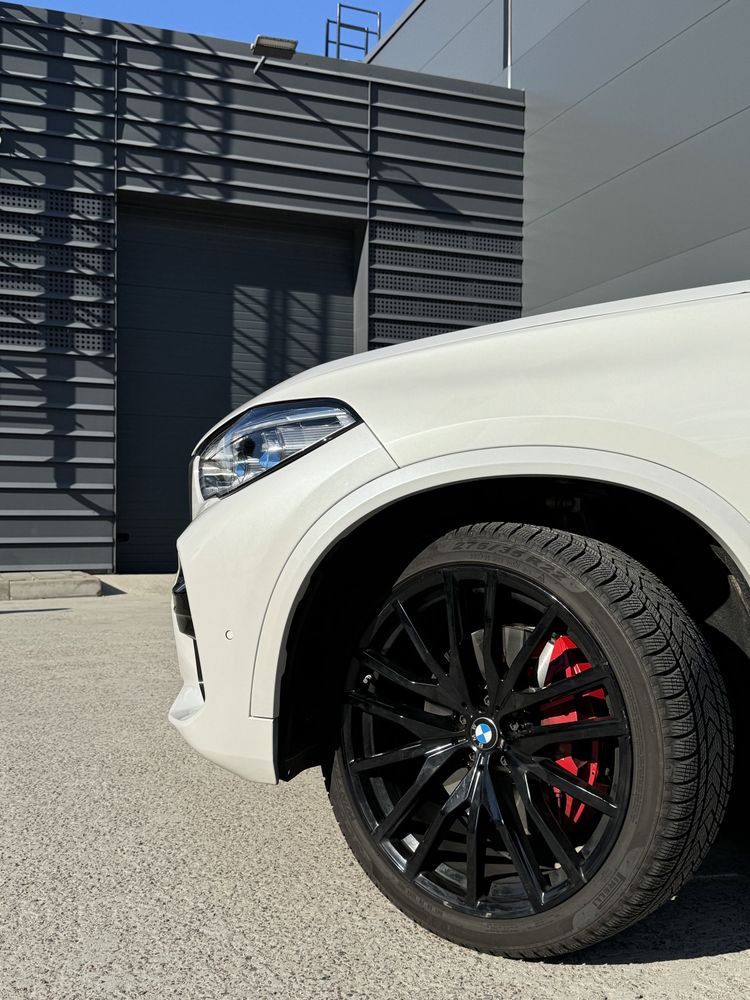 Автомобіль BMW X5 G05 S-drive 40i 3.0 2021 року білий перламутр
