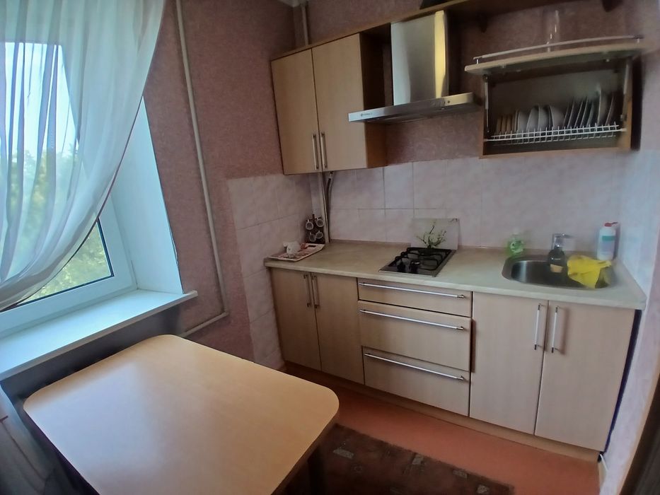 Здаю подобово   1 к. квартиру по вул. Незалежності 2, 5 поверх