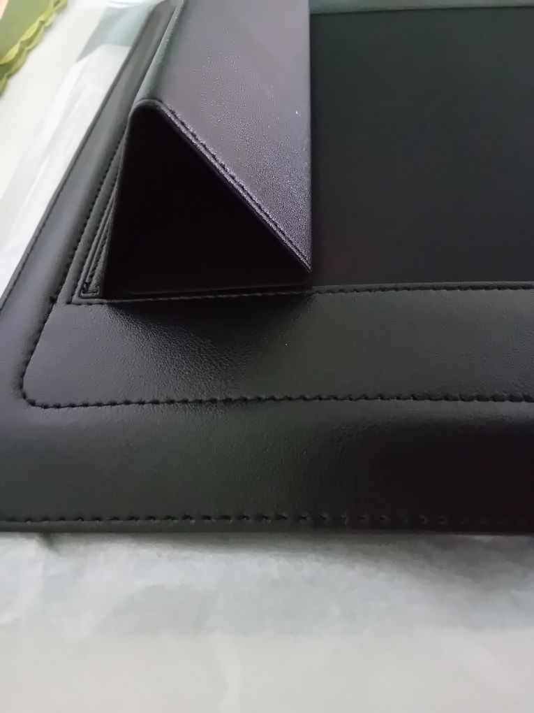 Etiu, pokrowiec , stojak na laptopa 12-12"