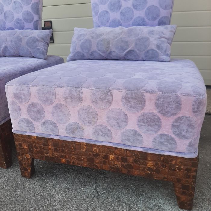 4 Cadeirões baixos com almofadas decorativas