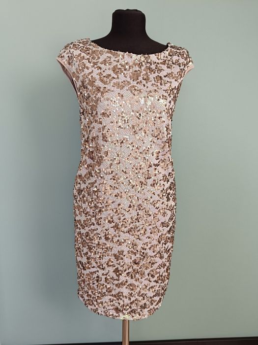 Śliczna krótka sukienka z cekinami beżowo złota na wiele okazji S(36)