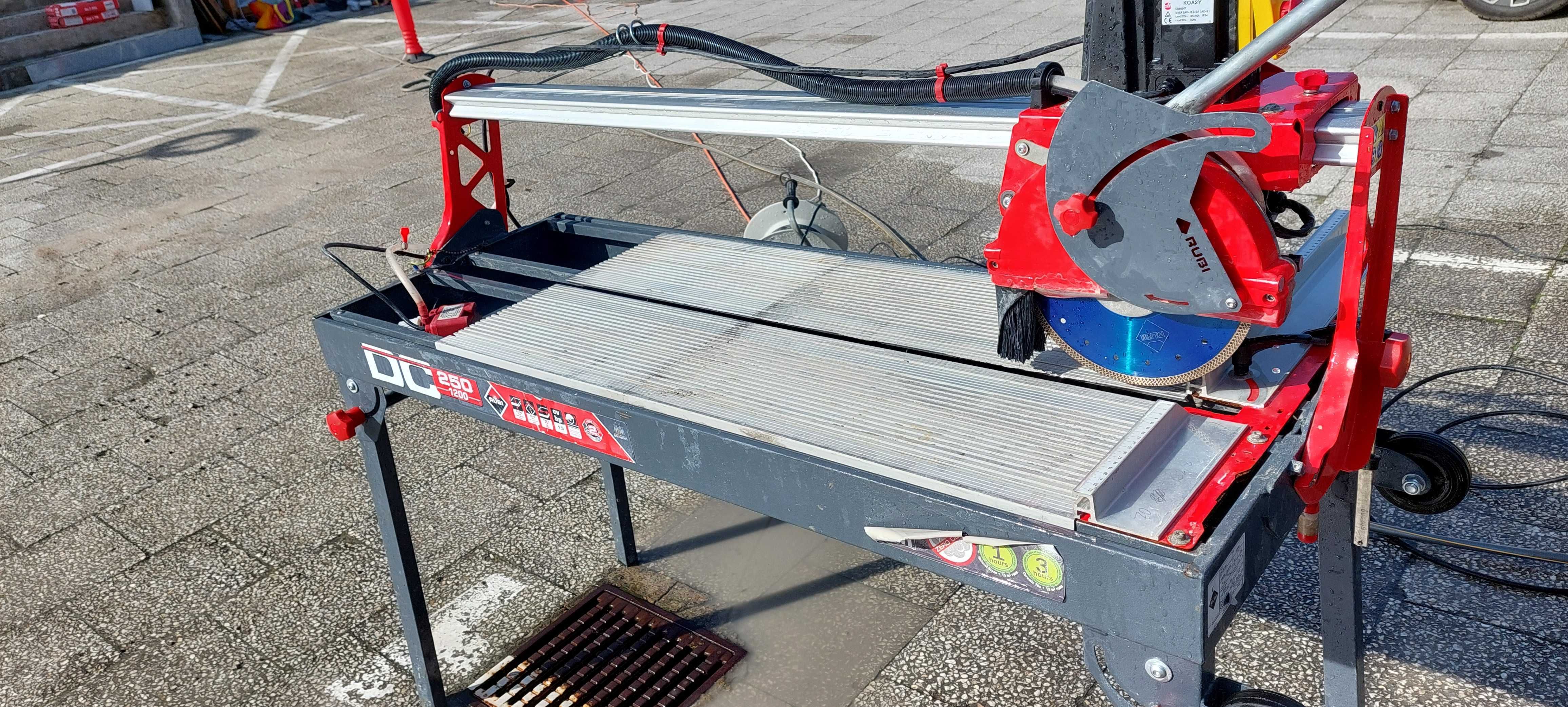 RUBI DC 1200 -250  Przecinarka stołowa elektryczna z chłodzeniem.