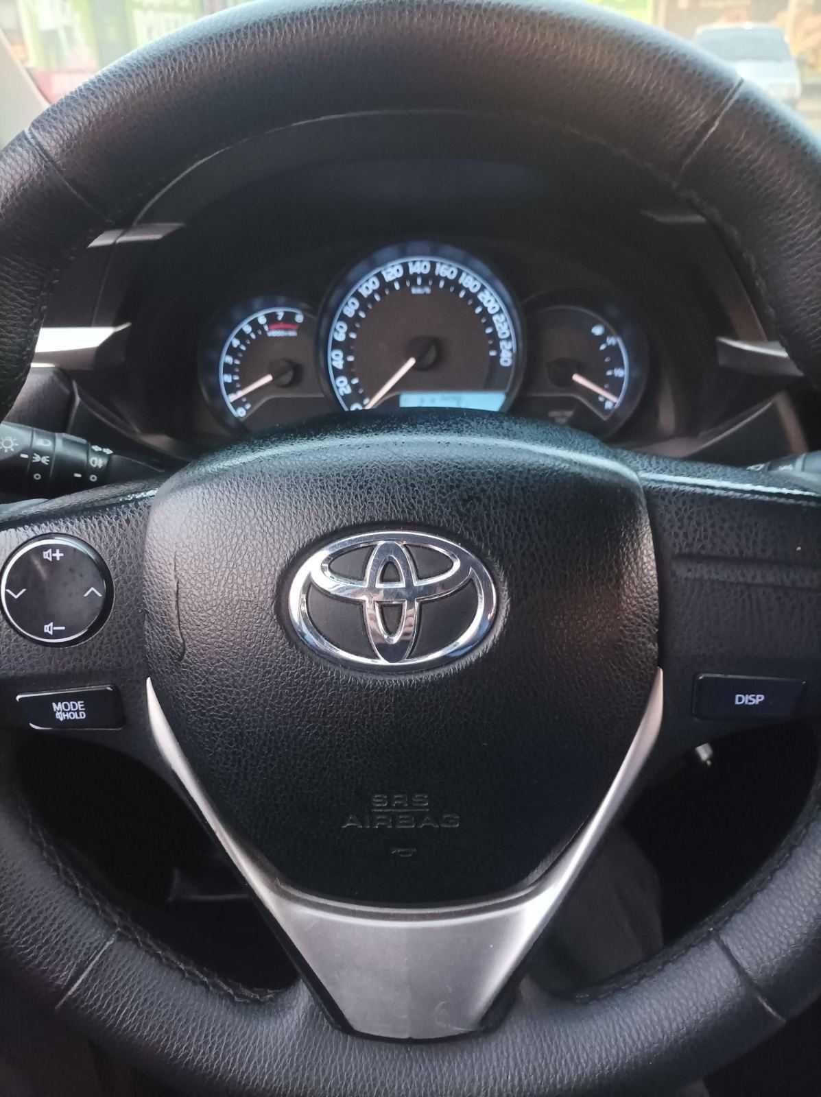 Продам Toyota Corolla 2014 в гарному стані