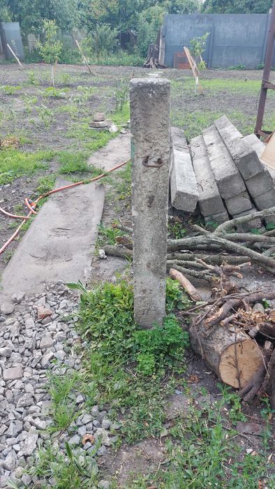 Перемычка несущая бетонна.