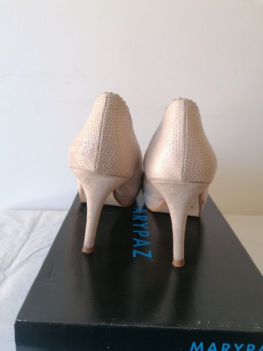 Sapatos Marypaz cor areia tamanho 39