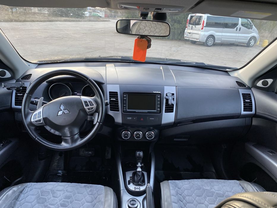 Продам Mitsubishi Outlander