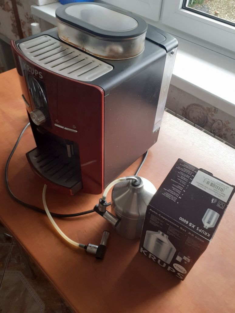 Ekspres krups EA 8255   uszkodzony