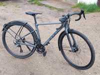 Rower gravel jak Nowy Cube GRX