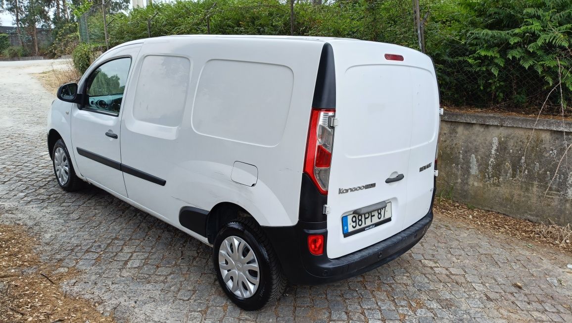Renault Kangoo Maxi longa (caixa 2.10m)