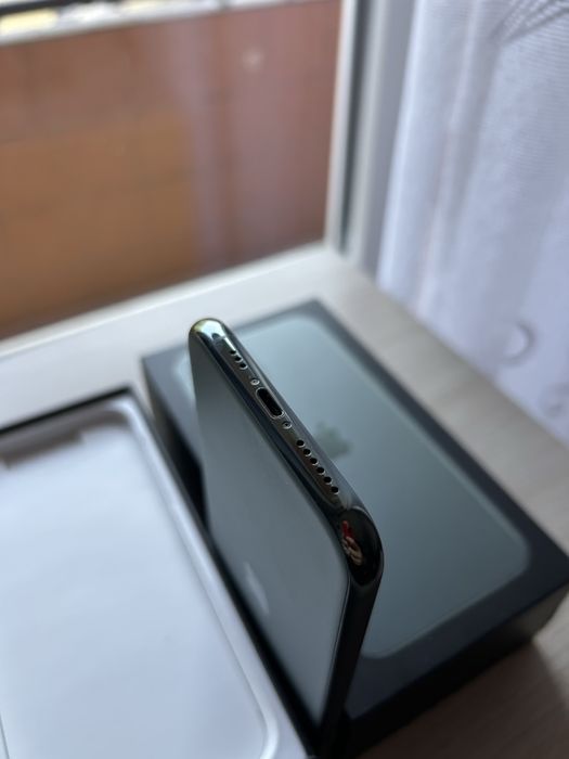 Iphone 11 Pro dark green stan bdb