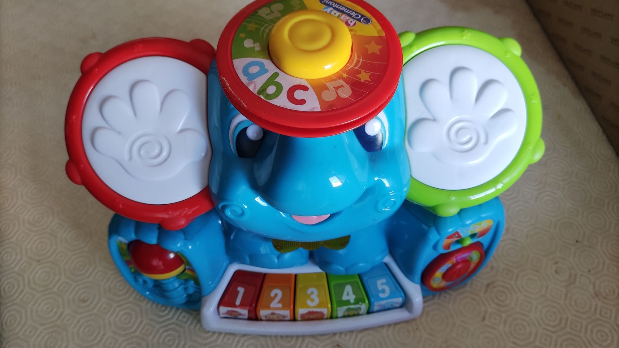 Brinquedos didáticos Chicco e Clementoni