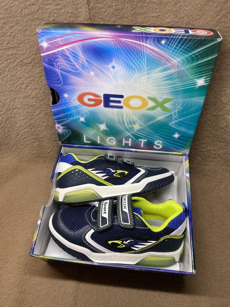 Buty Geox rozmiar 29 świecące