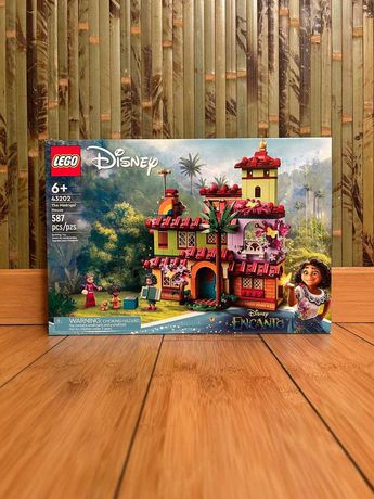 Блоковий конструктор LEGO Disney Princess Дом семьи Мадригал (43202)