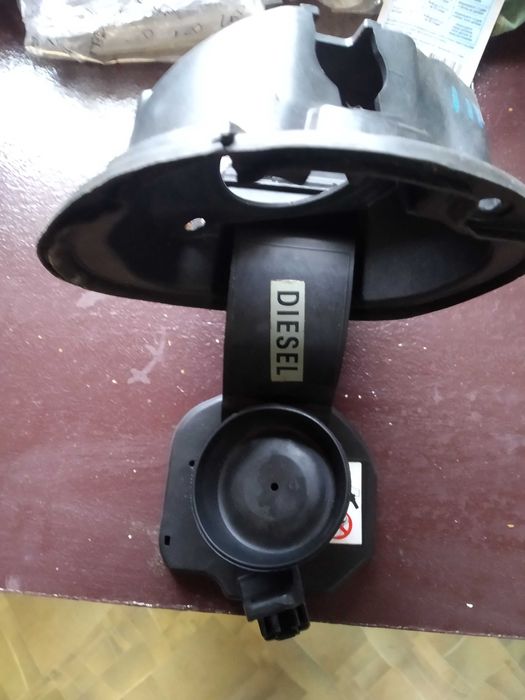 Горловина бензобака