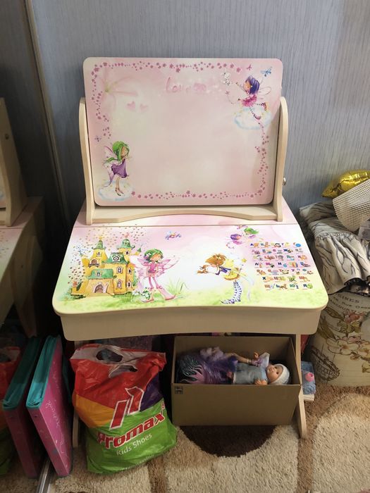 Парта дитяча зі стільцем та мольбертом для дівчинки