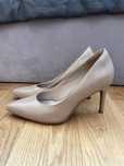 Szpilki skórzane nude cieliste Clarks 39,5