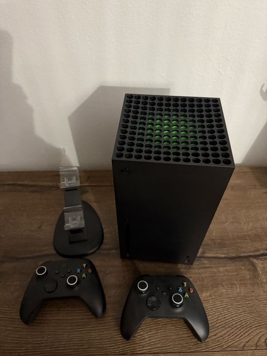 Xbox Series X 1Tb, 2 гейпади + бонусом акаунт зі STALKER 2