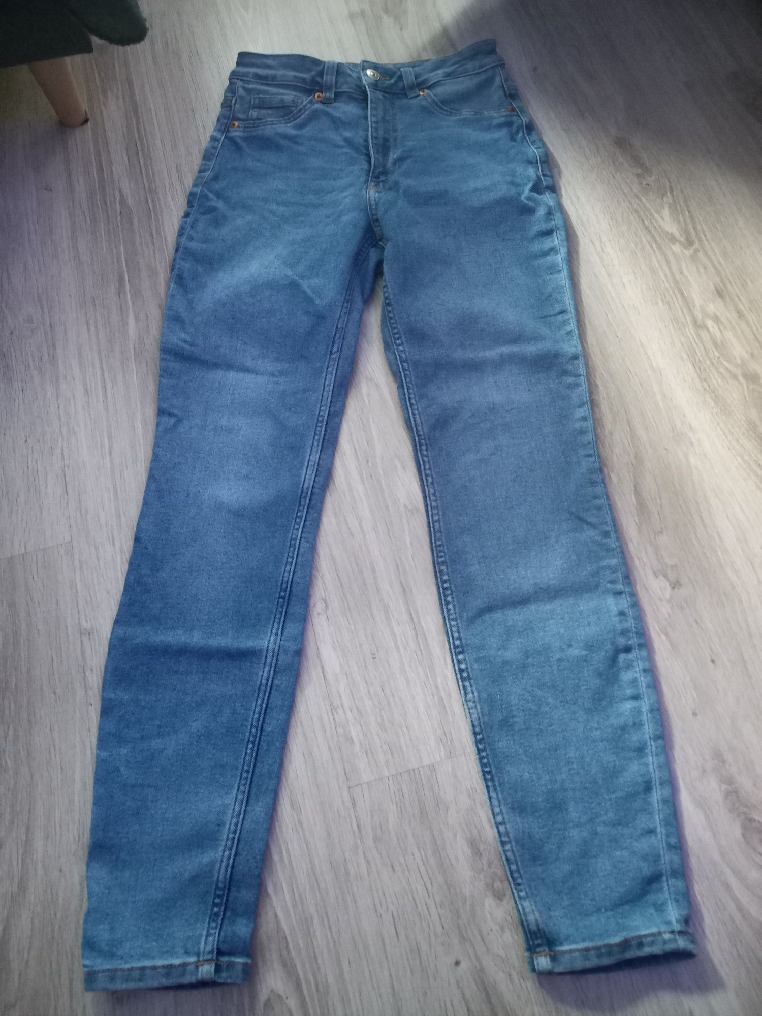 Sprzedam jeansy rozm. 36